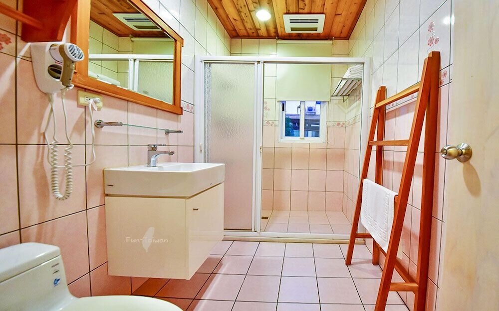 Deluxe Quadruple Room (201) photo 2