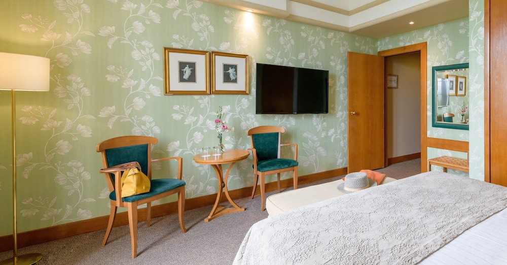 Standard Double or Twin Room - Photo 4