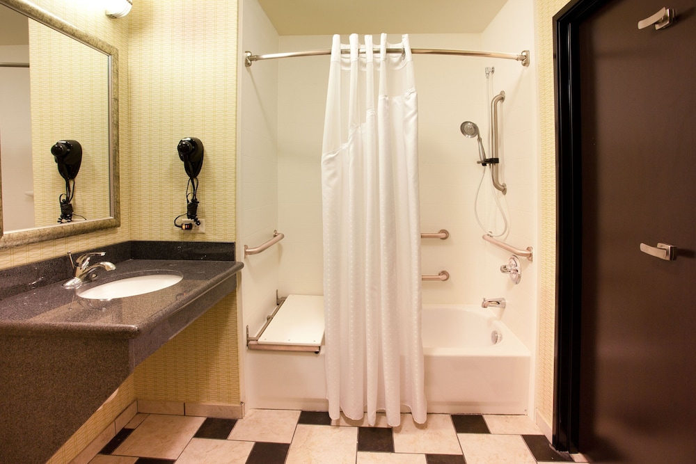 Suite, Multiple Beds (Additional Living Area) - Photo 8