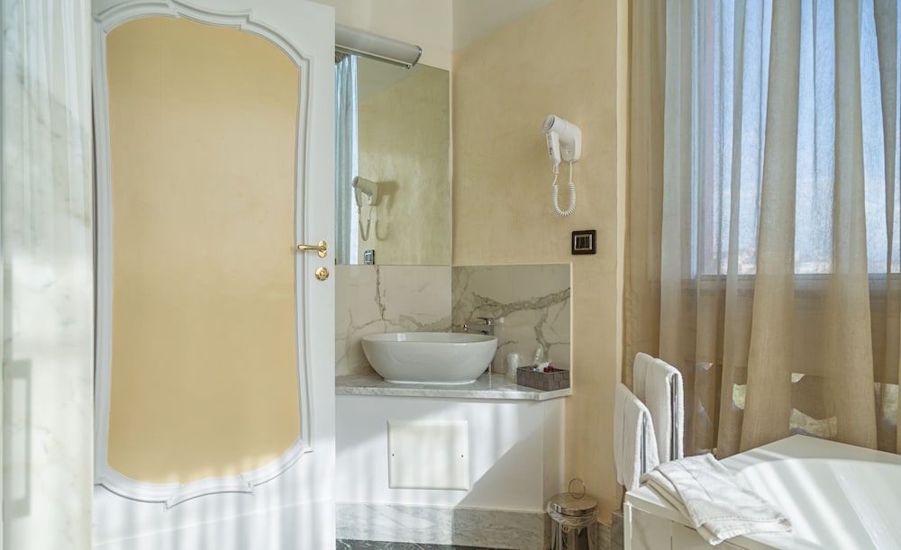 Suite - Photo 6