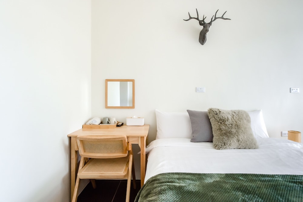 Deluxe Double Room, Balcony - Photo 18
