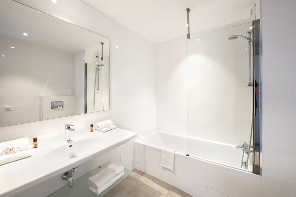 Premium Double Room - Photo 6