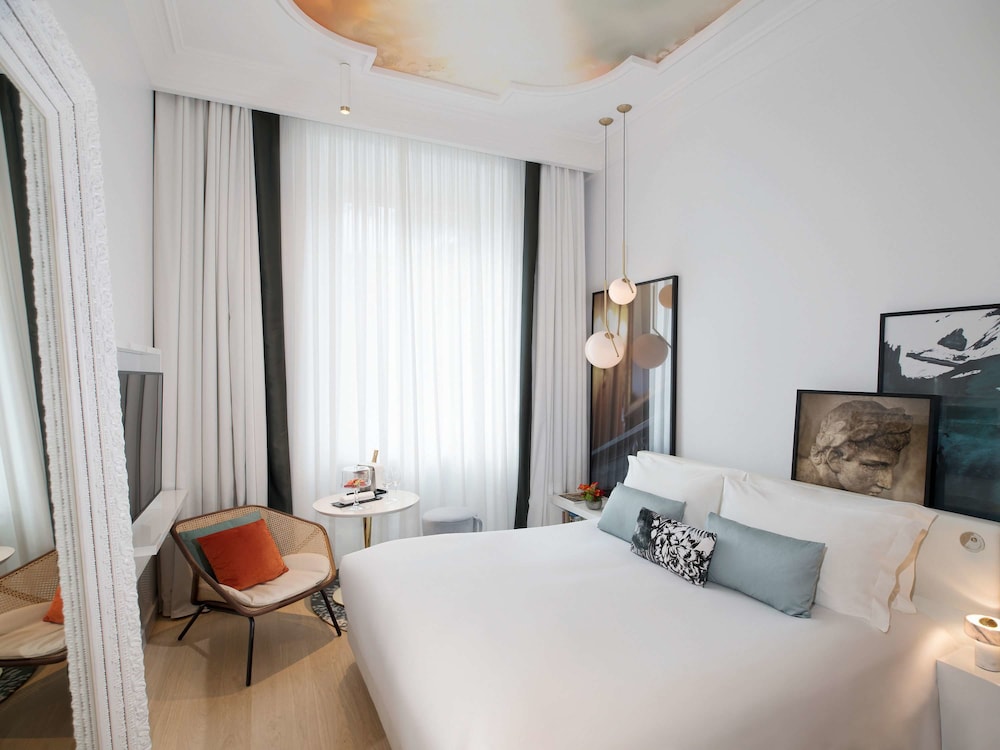 Luxury Room, 1 Queen Bed