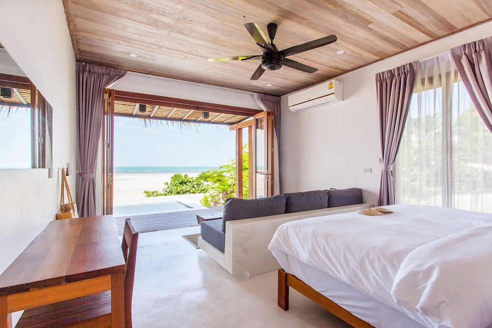 Deluxe Villa, 1 Bedroom, Oceanfront photo 1
