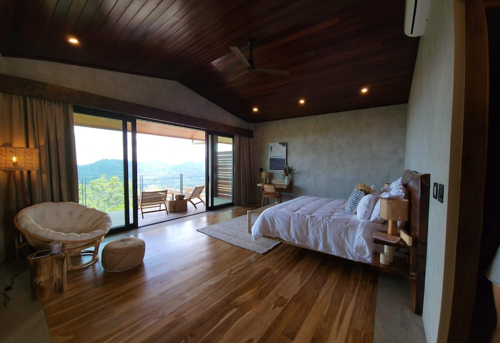 Villa photo 1