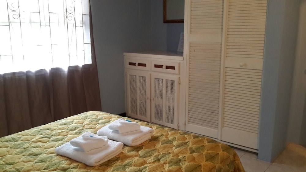 Suite, 2 Bedrooms, Kitchenette, Garden View
