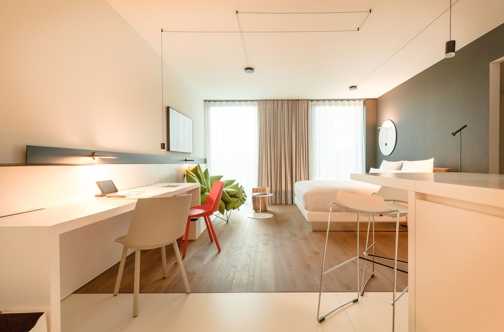 Junior Studio Suite