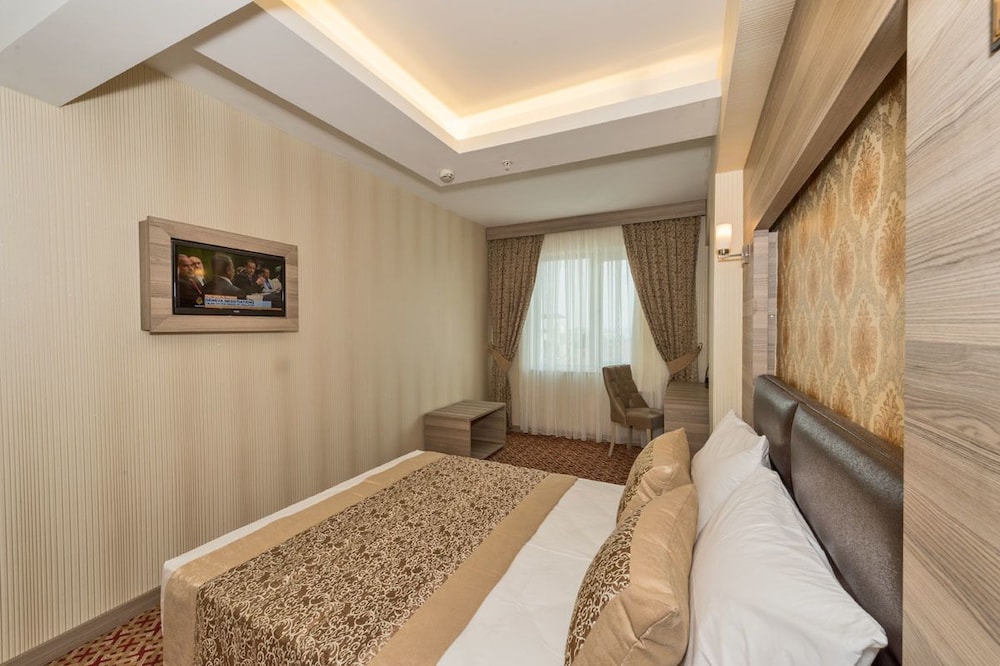 Classic Double Room, 1 King Bed photo 2