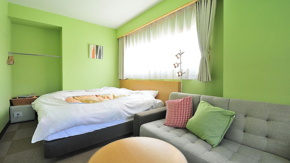 Standard Twin Room, Shared Bathroom