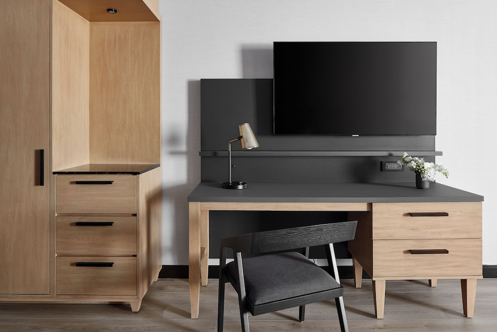 Standard Room, 1 King Bed, Kitchenette photo 2