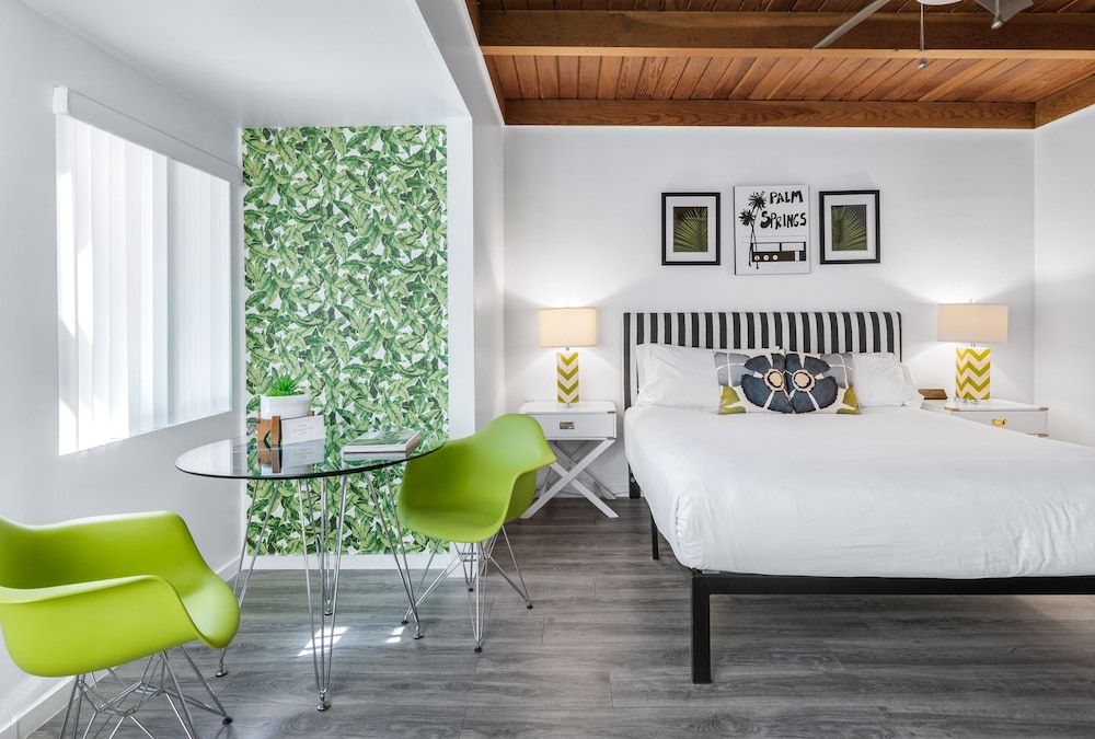 Standard Room, 1 King Bed, Accessible photo 1
