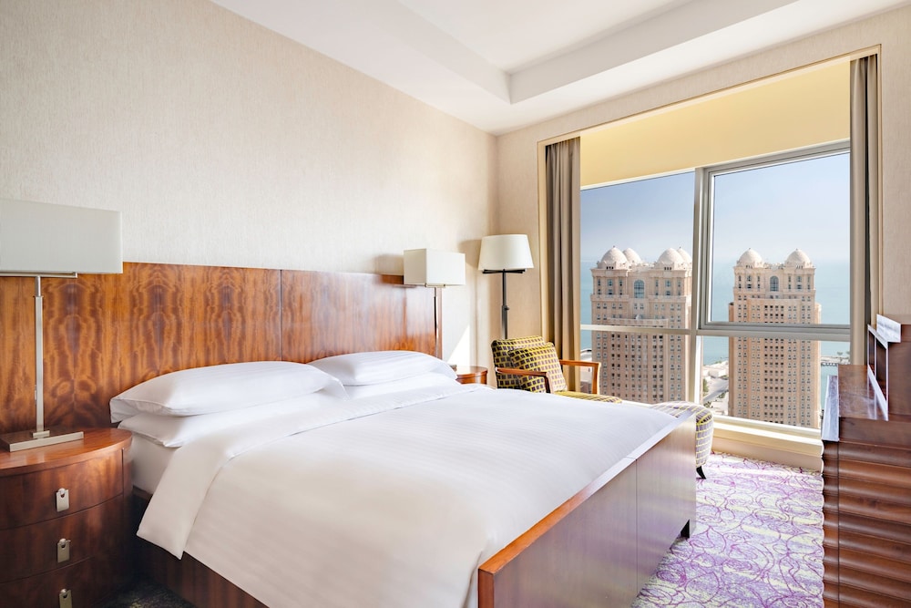 Suite, 1 King Bed, Sea View - Photo 1