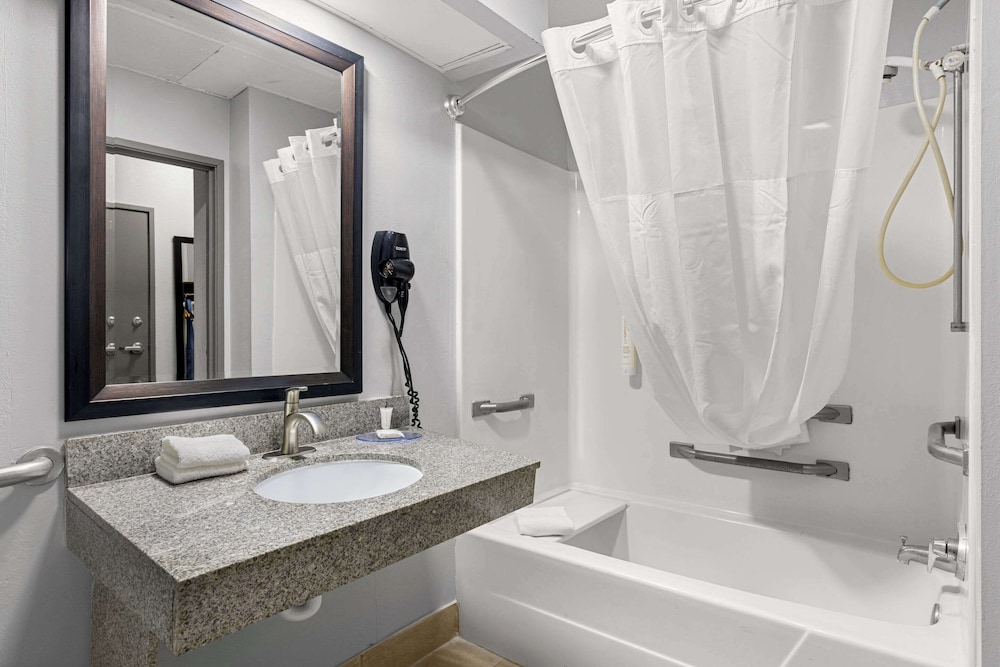 Suite, 2 Queen Beds, Non Smoking - Photo 3
