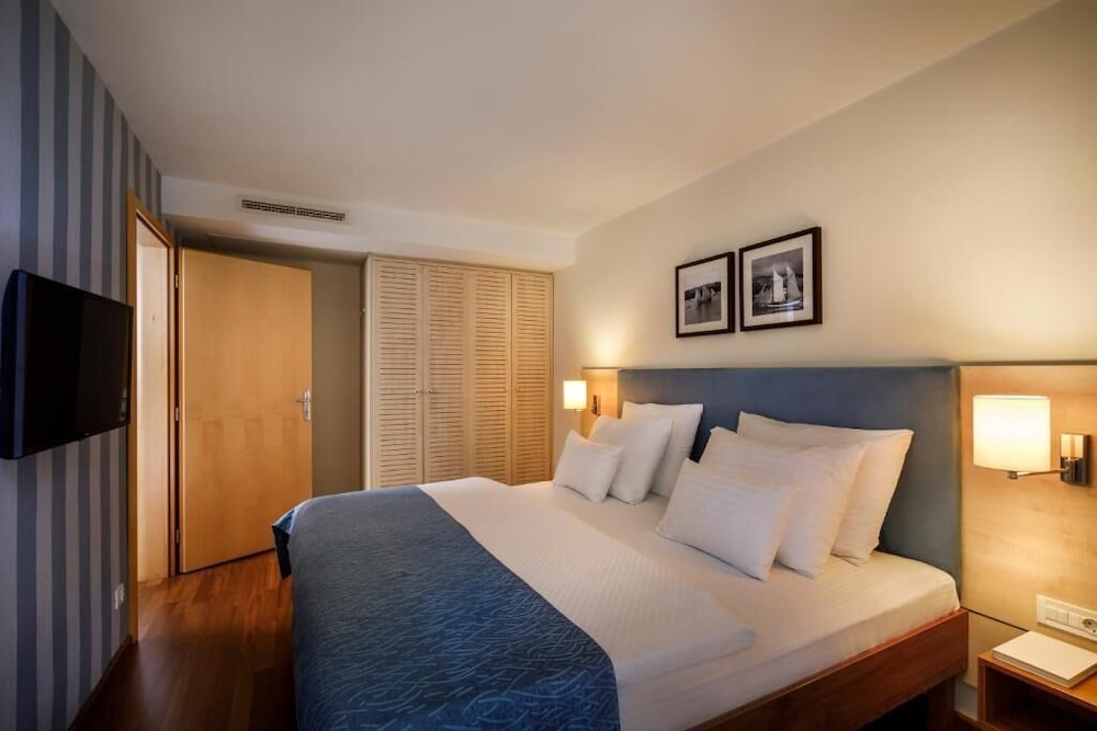 One Bedroom Suite