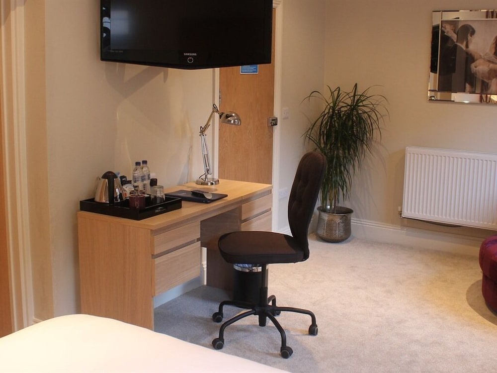 Standard Double Room, Ensuite - Photo 2