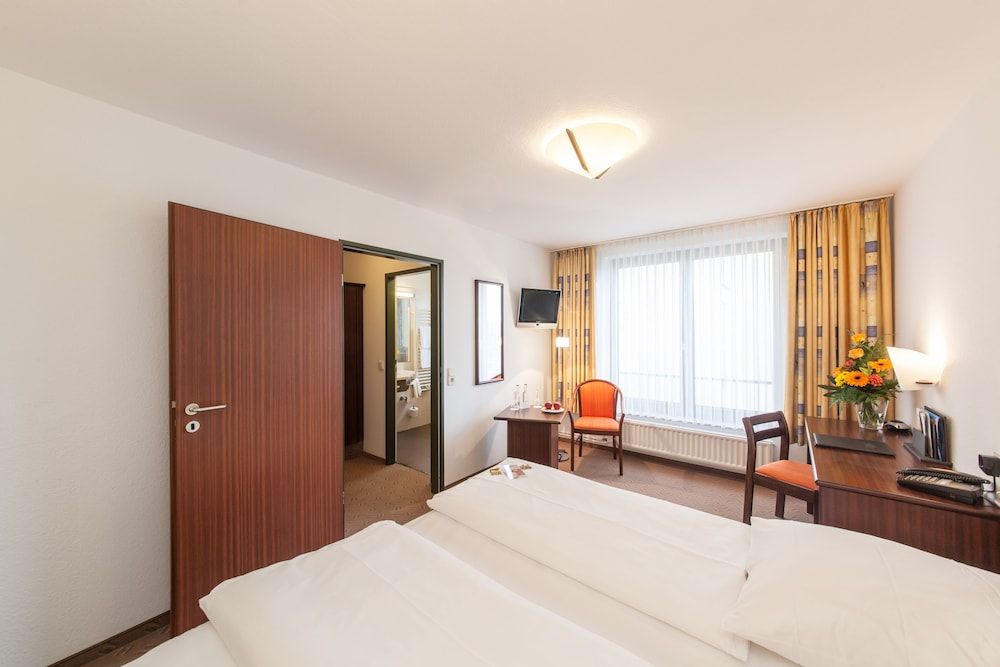 Standard Twin Room (Single Use) photo 2