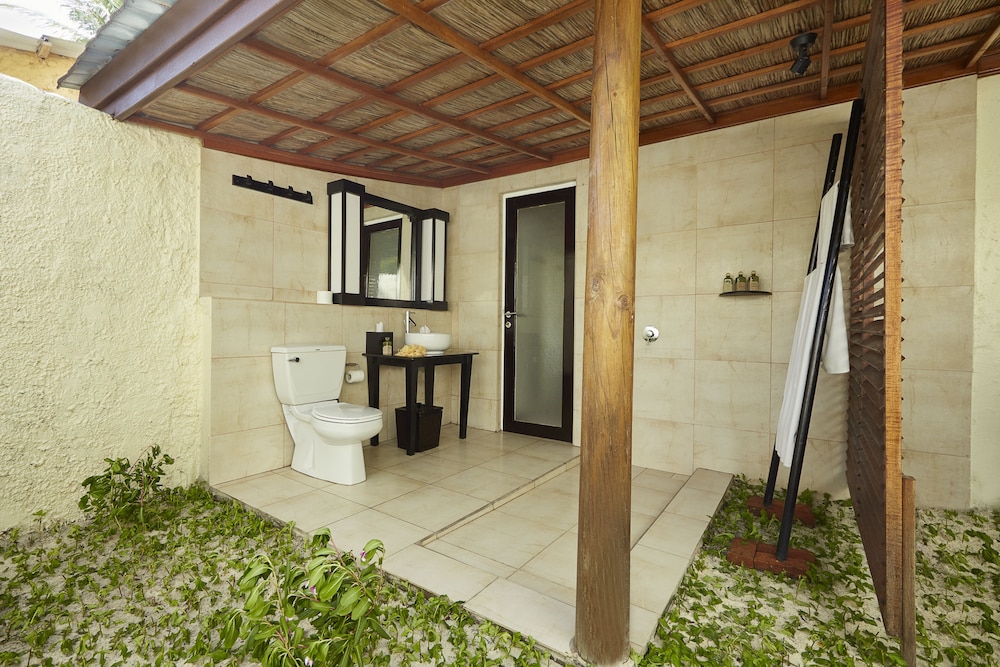 Beach Bungalow - Photo 3