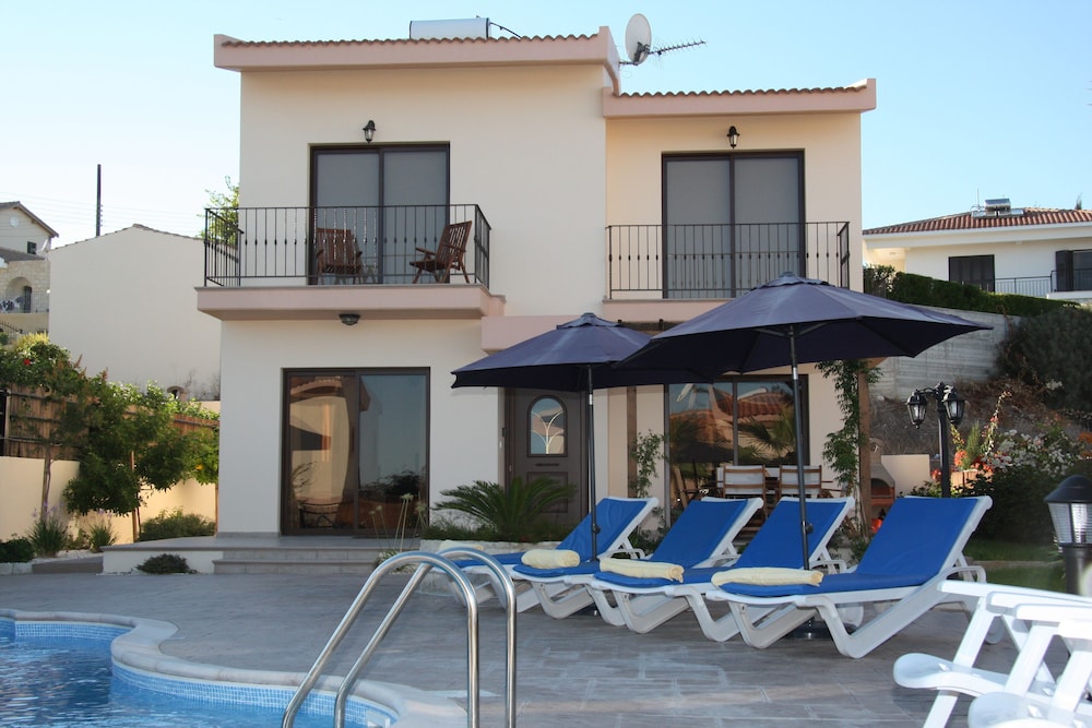 Luxury Villa, 3 Bedrooms, Private Pool photo 2