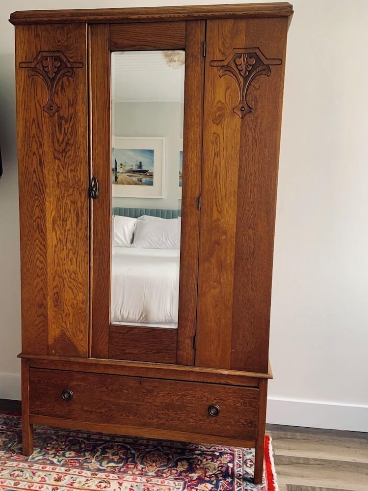Historic Inn Deluxe King Room
