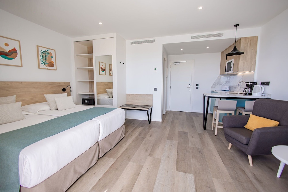 Premium Studio, Sea View (Single Use)