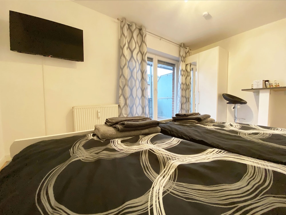 Deluxe Studio, 1 Double Bed, Balcony photo 3