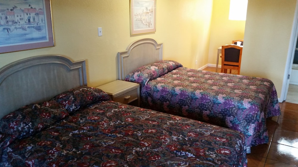 Double Room, 2 Double Beds photo 1