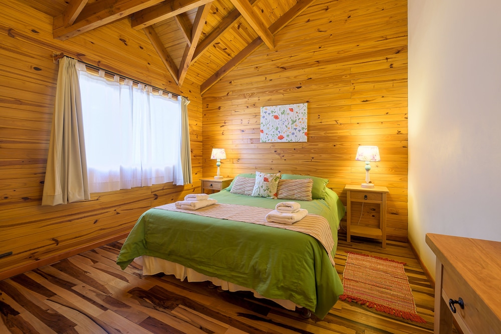Cabin, 2 Bedrooms, City View photo 2