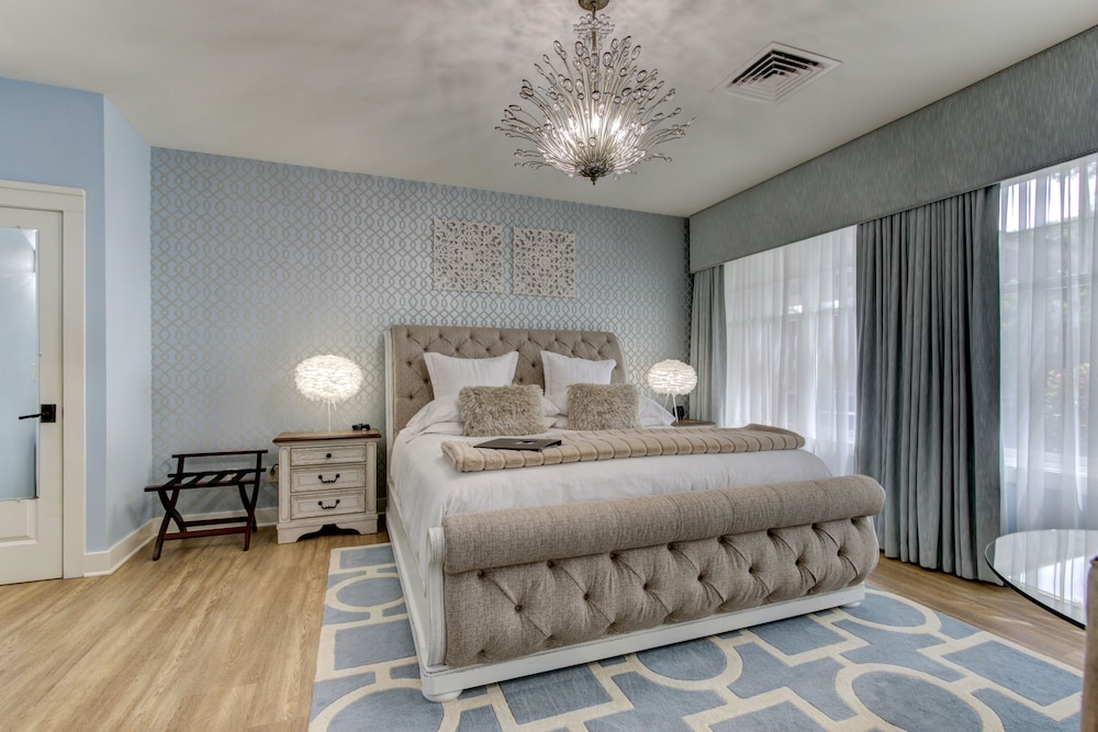 Suite, Jetted Tub, Lake View (Hamilton Presidential Suite)