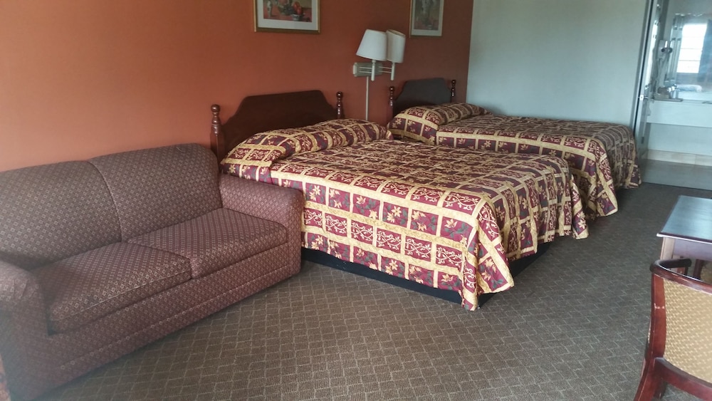 Standard, Two Queen Beds, Non-Smoking photo 3