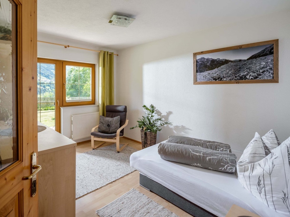 Classic Apartment, 3 Bedrooms photo 1