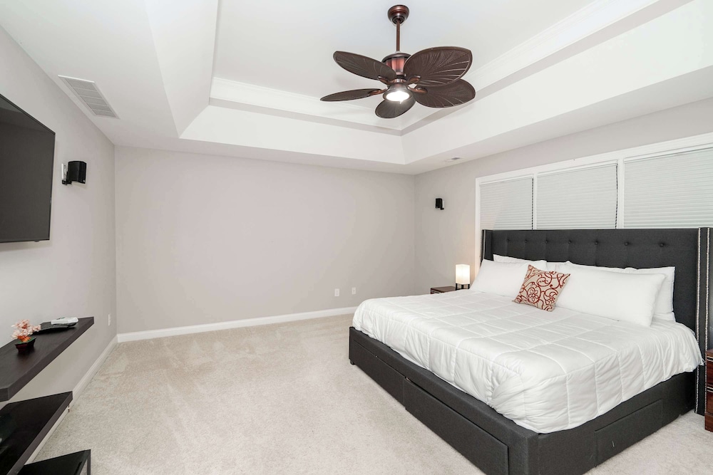 House, Multiple Beds, Pool Access, Garden View