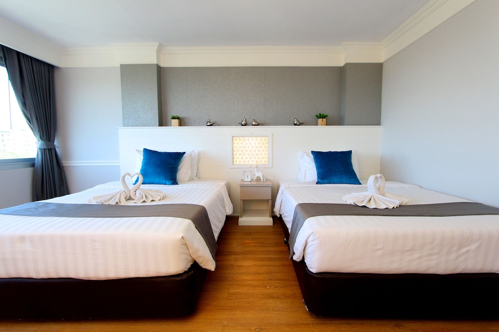 Deluxe Twin Room - Photo 10
