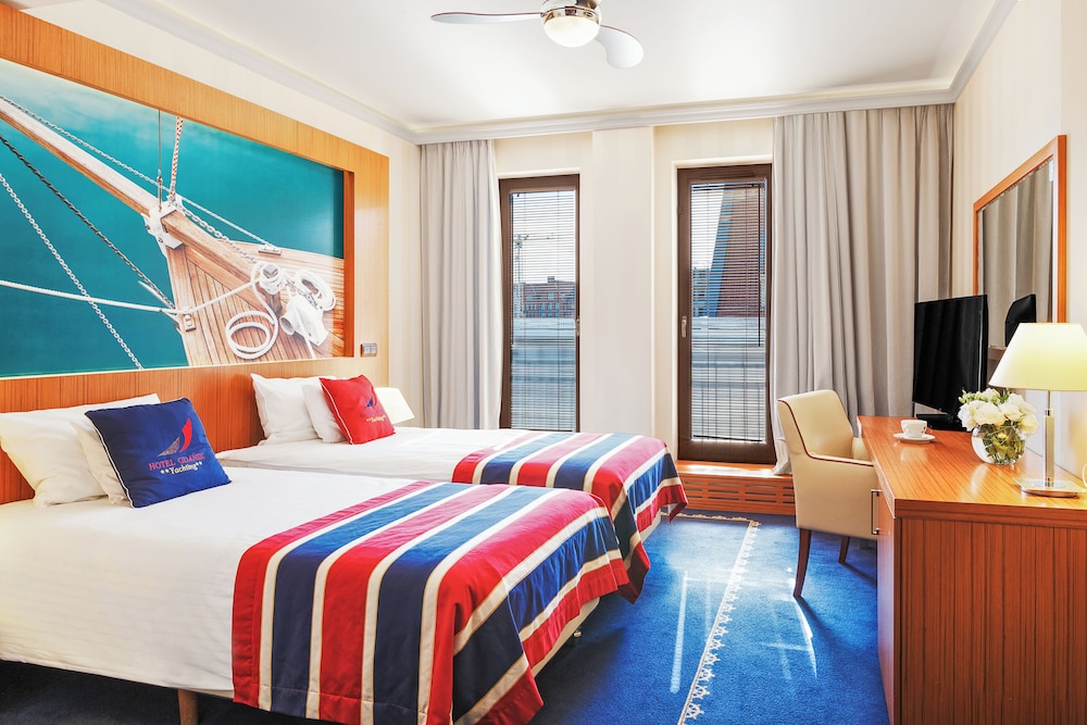 Standard Double or Twin Room (4*)