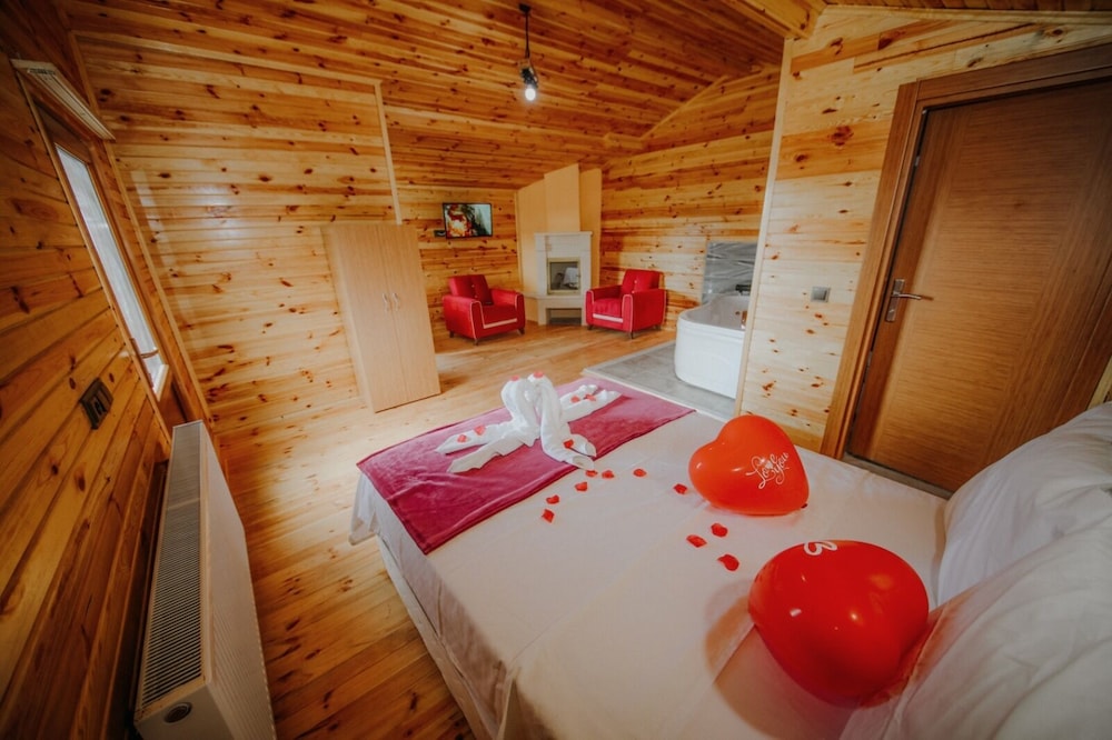 Standard Cabin photo 1