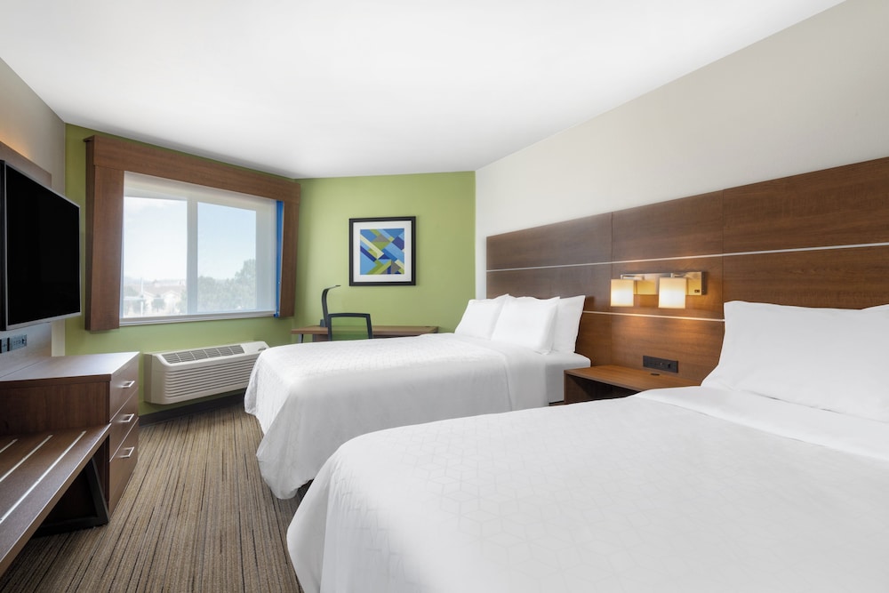 Standard Room, 2 Queen Beds, Accessible - Photo 2