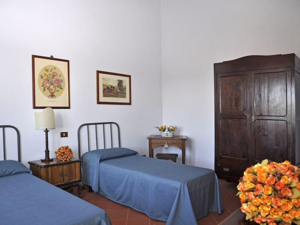 Villa photo 3