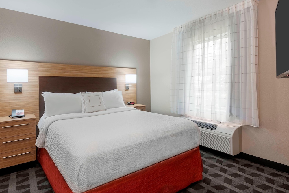 Suite, 1 Bedroom - Photo 2