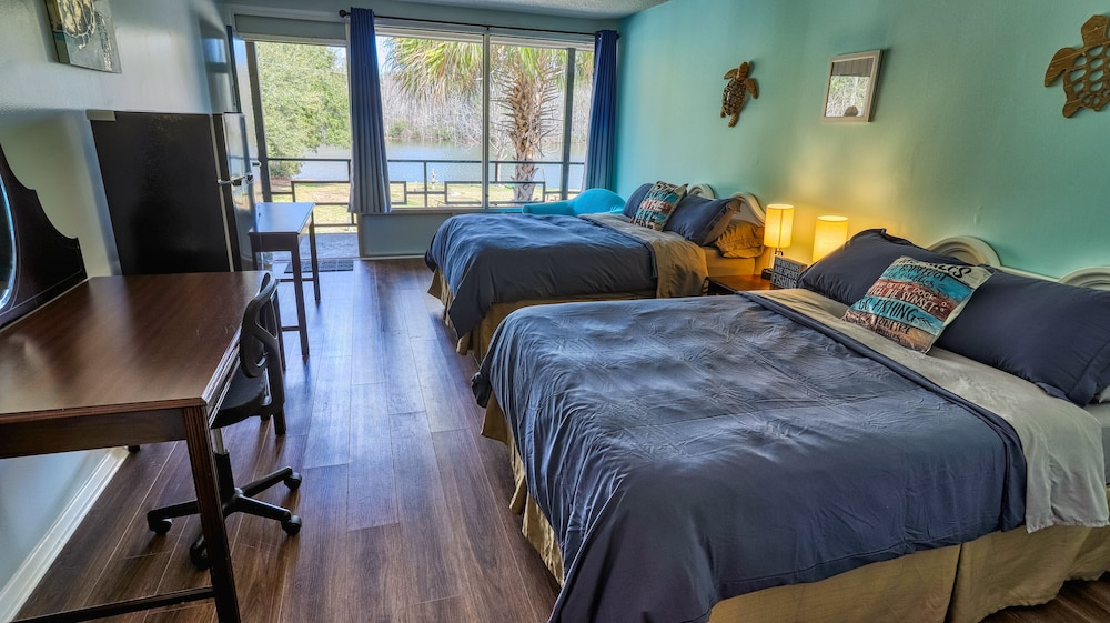 Pet Friendly, Panoramic Double Room, 2 Double Beds, Non Smoking, Lake View photo 1