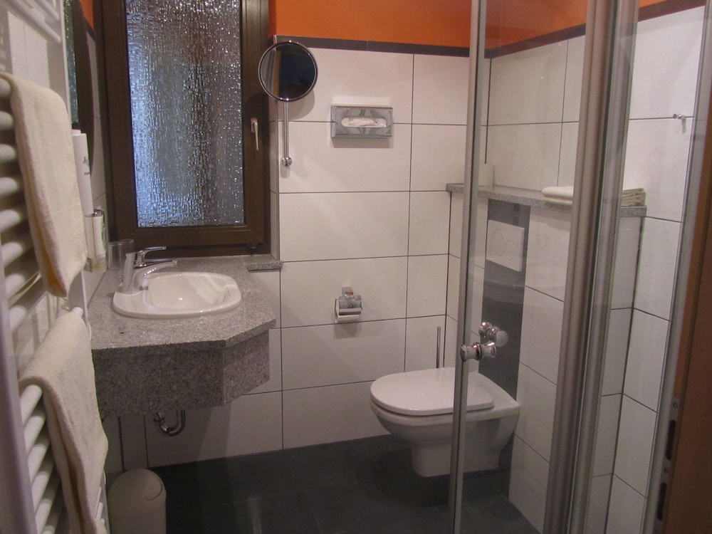 Double Room - Photo 5