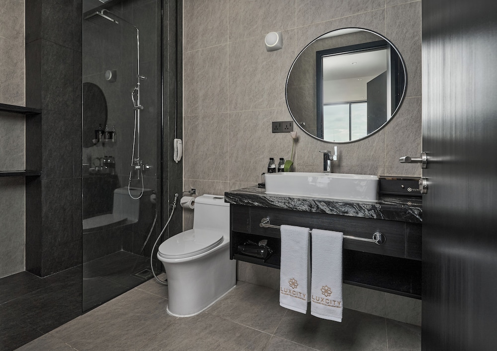 Duplex Suite - Photo 2