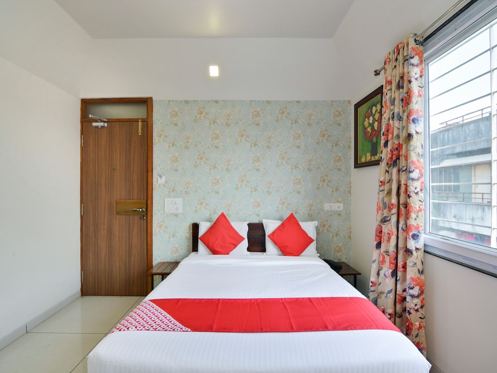 Double Room, 1 Queen Bed photo 3