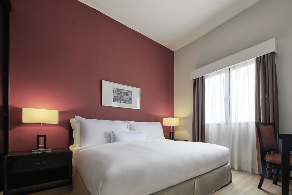 Executive Studio, 1 King Bed with Sofa bed, Balcony - Photo 5