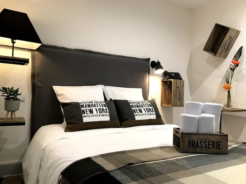Economy Double Room photo 2
