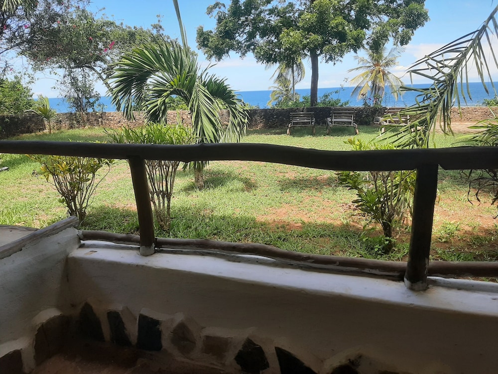 Romantic Double Room, 1 Bedroom, Non Smoking, Ocean View photo 1