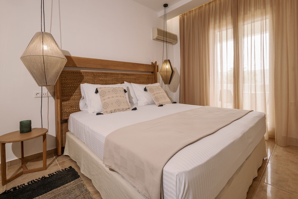 Superior Suite, 1 Double Bed, Sea View