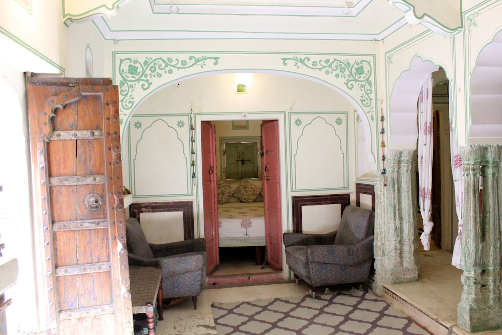 Deluxe Studio Suite