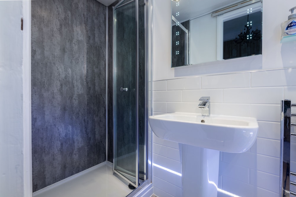Romantic Double Room, Ensuite (Decked Balcony) - Photo 7