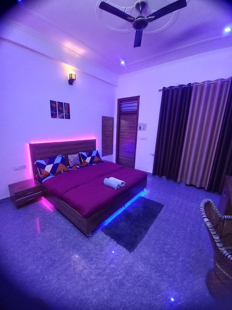 Double Room - Photo 4