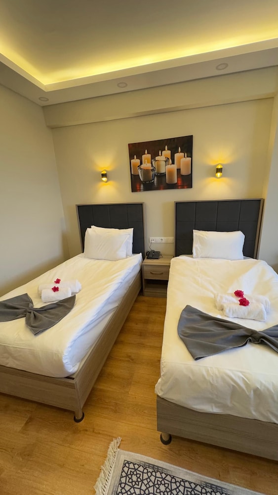 Basic Twin Room, City View