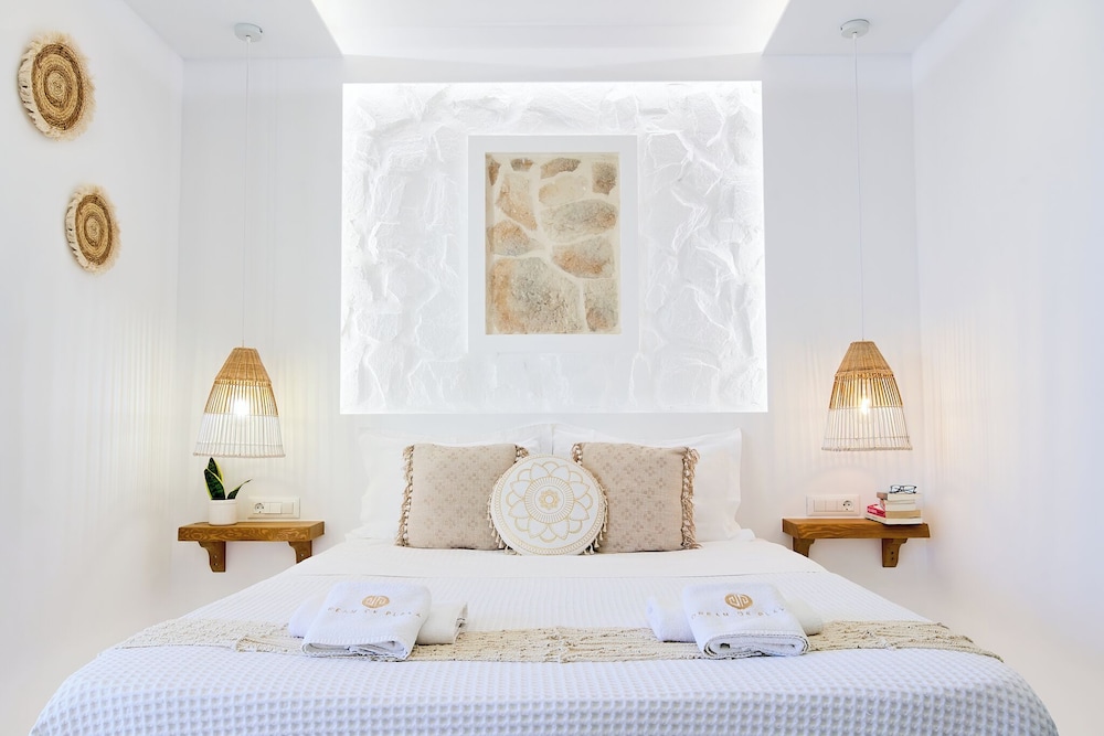 Deluxe Triple Room, Partial Sea View